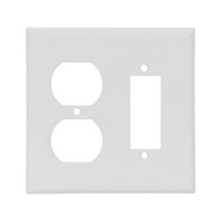 Single Duplex Receptacle/Single Decora Plate